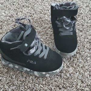 Toddler Boys Filas size 9 1/2/Worn a few times